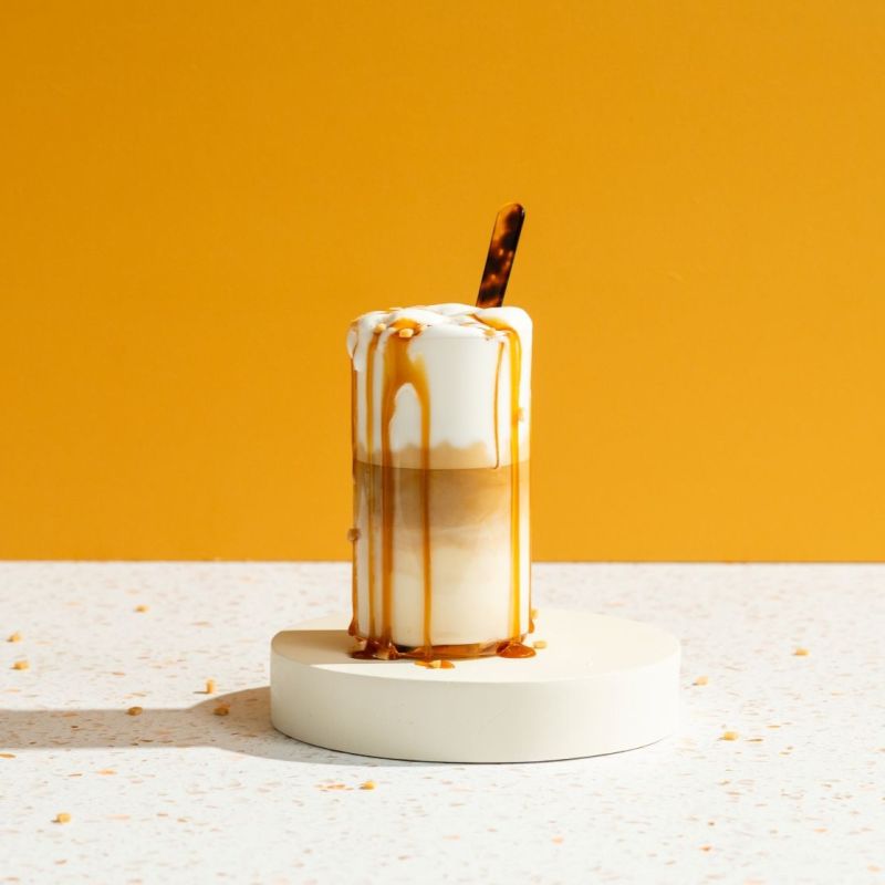 latte macchiato au caramel salé.